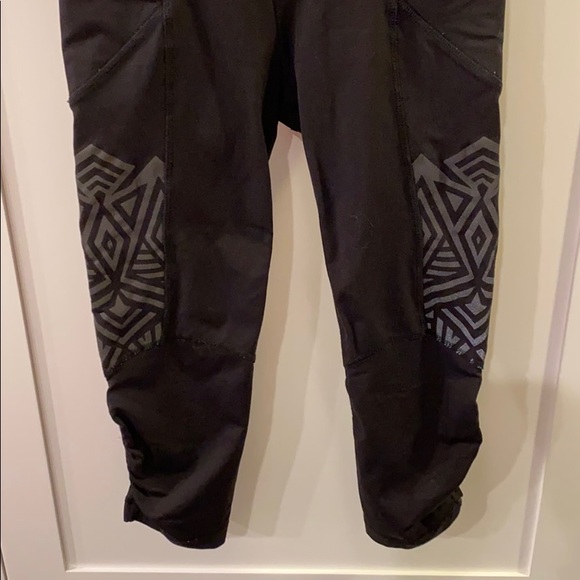 Lululemon Stash-it Reflective Cropped Leggings - Picture 2 of 5